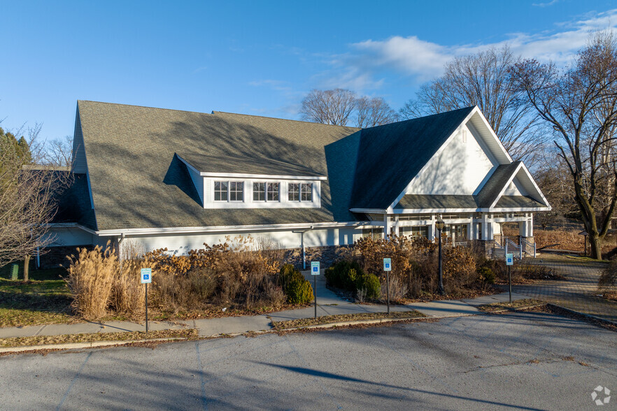 2628 South Rd, Poughkeepsie, NY for sale - Building Photo - Image 1 of 1