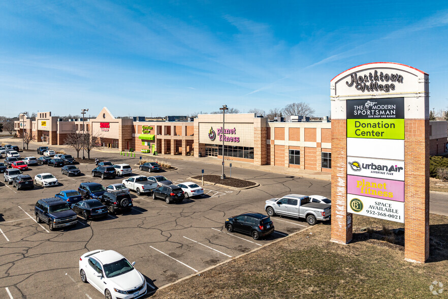 40-60 NW Coon Rapids Blvd, Minneapolis, MN for lease - Building Photo - Image 2 of 6