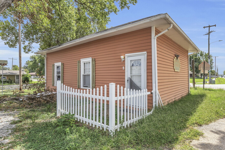 308 Chestnut St, Silver Lake, KS for sale - Building Photo - Image 3 of 9