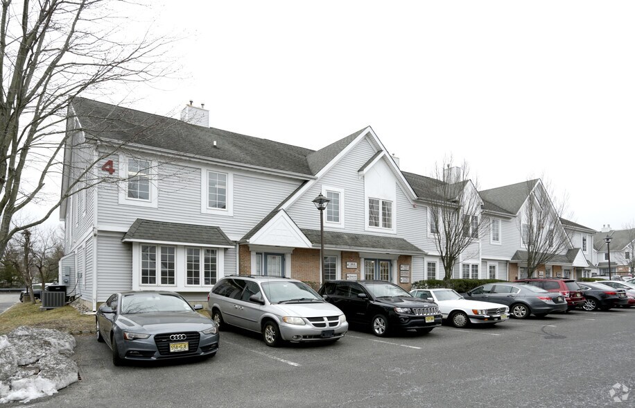 1 Bethany Rd, Hazlet, NJ 07730