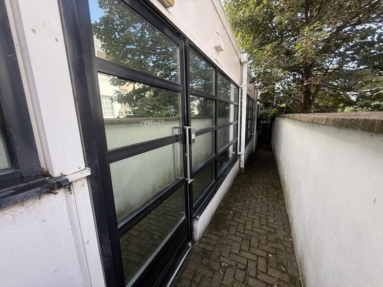 129-130 Edward St, Brighton for lease - Building Photo - Image 1 of 9