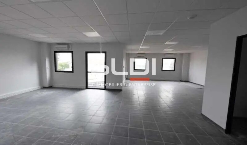 Flex in Villefranche-sur-Saône for sale - Interior Photo - Image 2 of 3