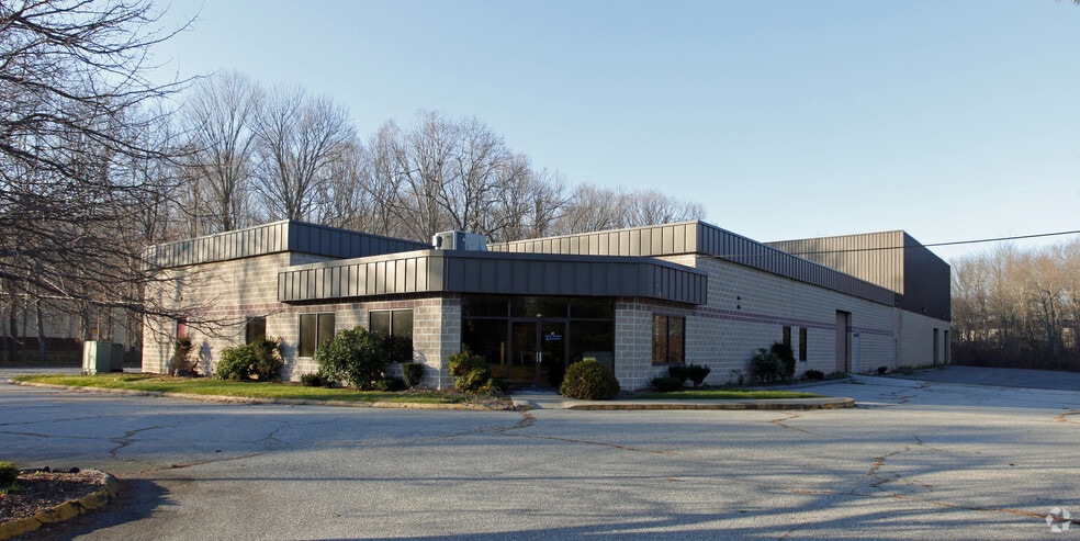 580 Pepper St, Monroe, CT for lease - Primary Photo - Image 1 of 9