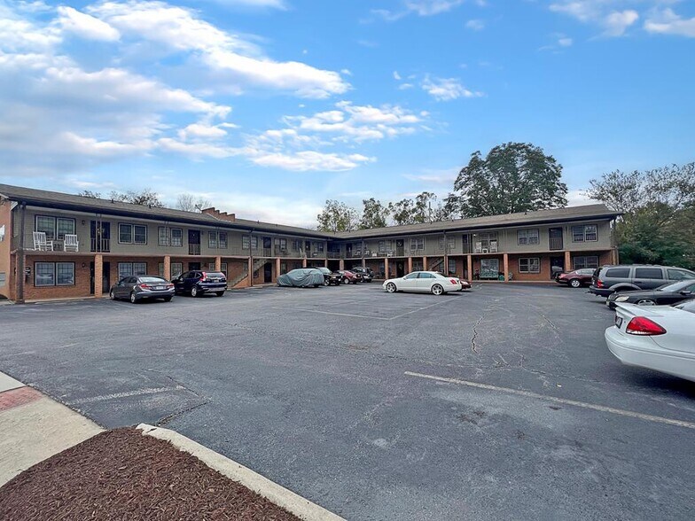 1152 Franklin Tpke, Danville, VA for sale - Primary Photo - Image 1 of 1