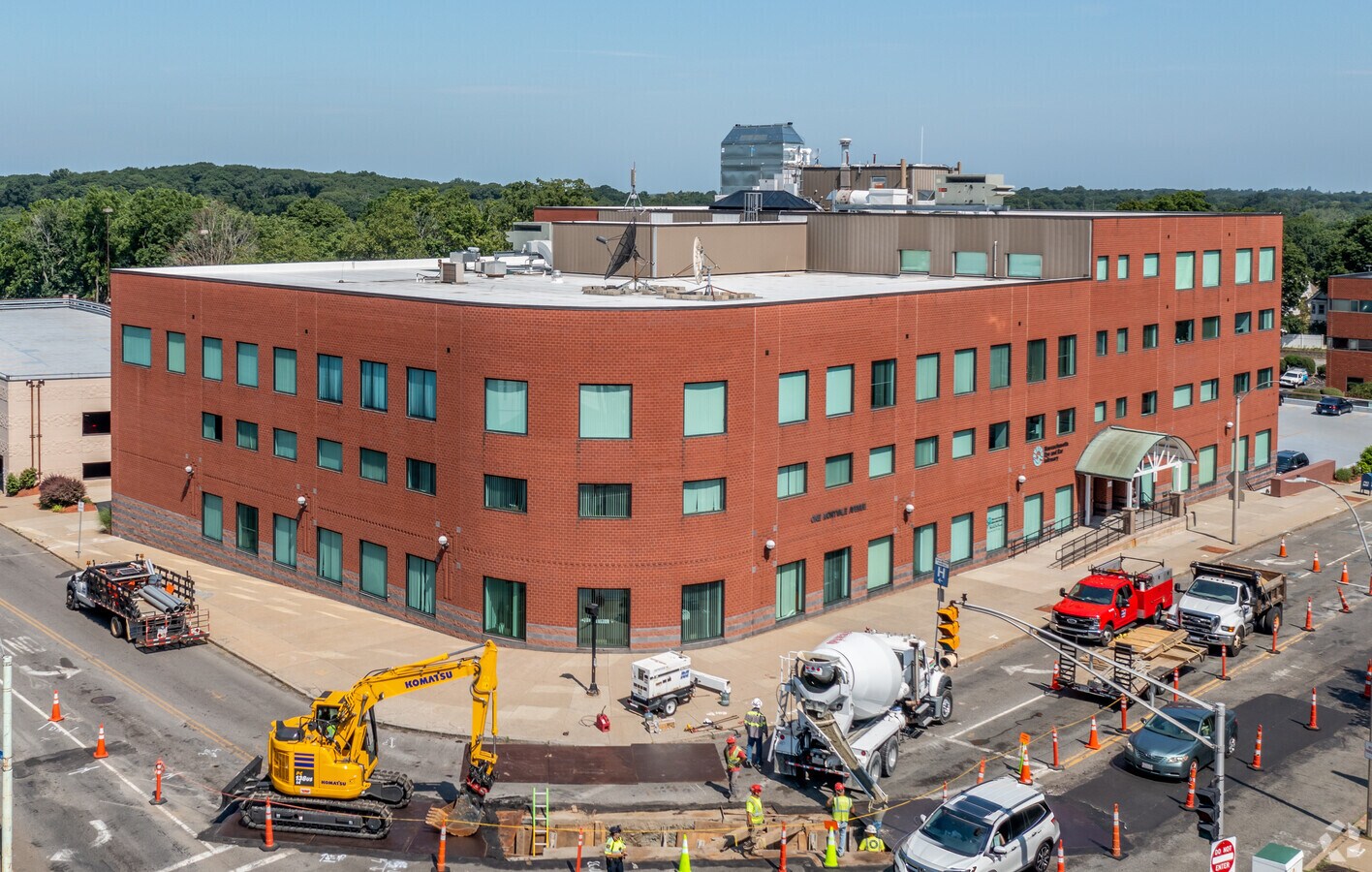 1 Montvale Ave, Stoneham, MA 02180