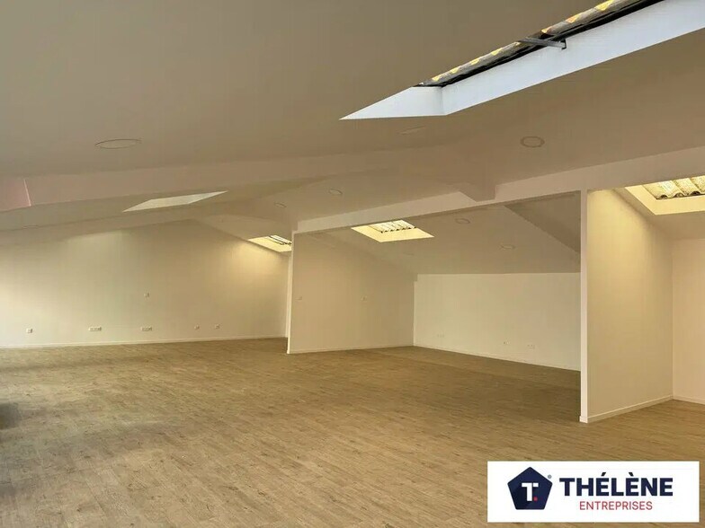 Office in Mauguio for lease - Interior Photo - Image 2 of 7