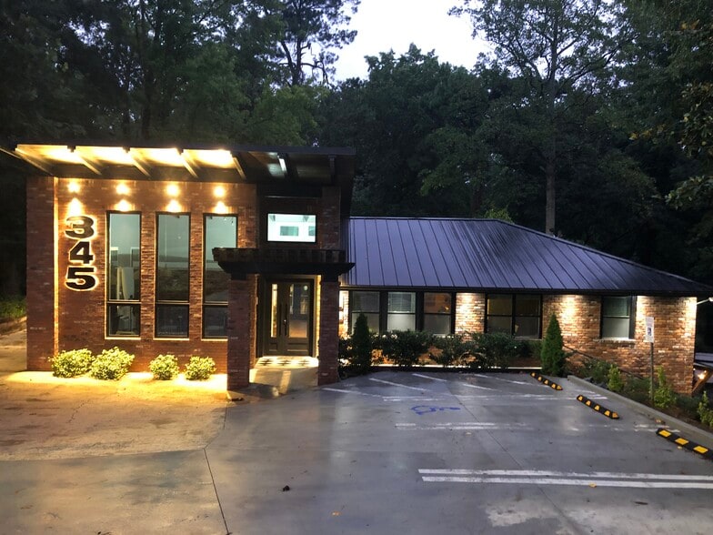 5801 NE Roswell Rd, Atlanta, GA for lease - Building Photo - Image 2 of 12