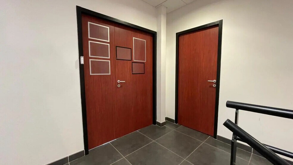 Flex in Saint-Genis-Pouilly for sale - Interior Photo - Image 3 of 15