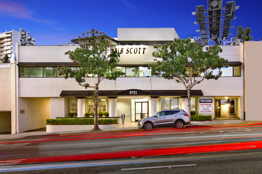 8721 W Sunset Blvd, West Hollywood, CA for lease - Building Photo - Image 2 of 7