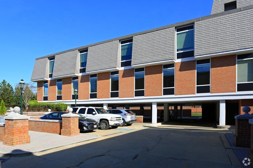 4701 Sangamore Rd, Bethesda, MD for lease - Building Photo - Image 1 of 12