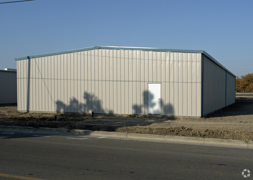 955 N Union St, Stockton, CA for lease - Building Photo - Image 3 of 4