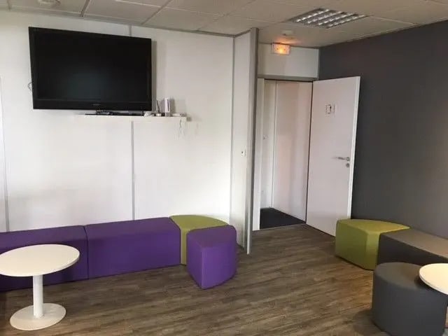 Office in Rousset for lease - Building Photo - Image 2 of 12