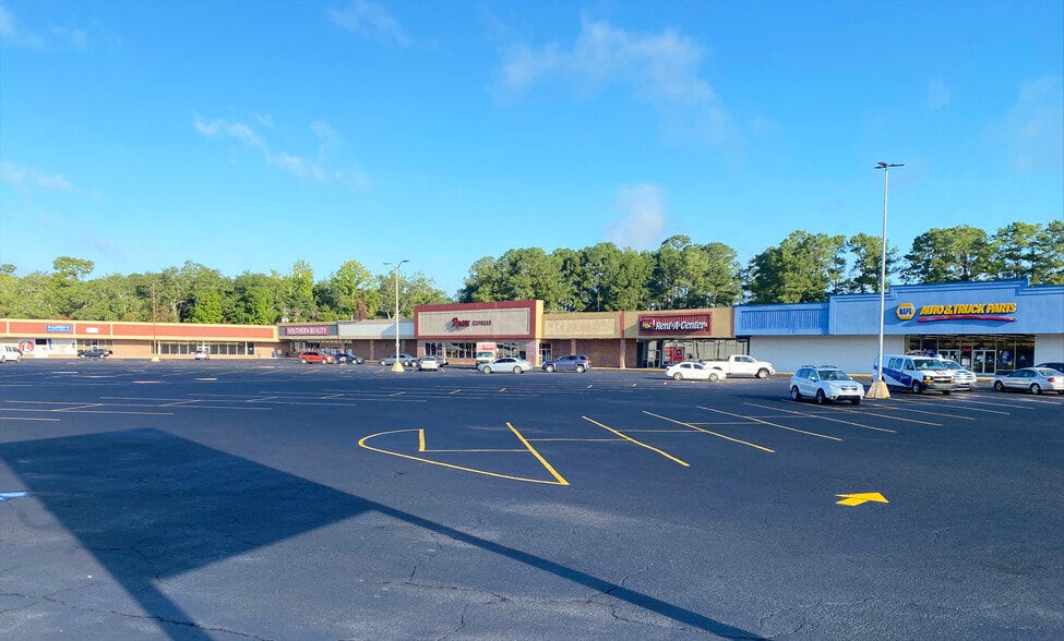 227 Robertson Blvd, Walterboro, SC for lease - Building Photo - Image 1 of 10