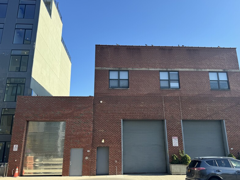 130-134 Bayard St, Brooklyn, NY for lease - Building Photo - Image 1 of 6