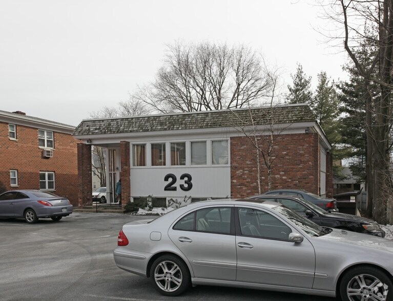 23 Hoyt St, Stamford, CT for sale - Primary Photo - Image 1 of 1