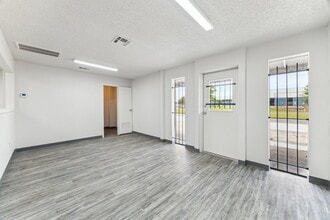 14722 Regnal St, Houston, TX for lease Interior Photo- Image 2 of 5