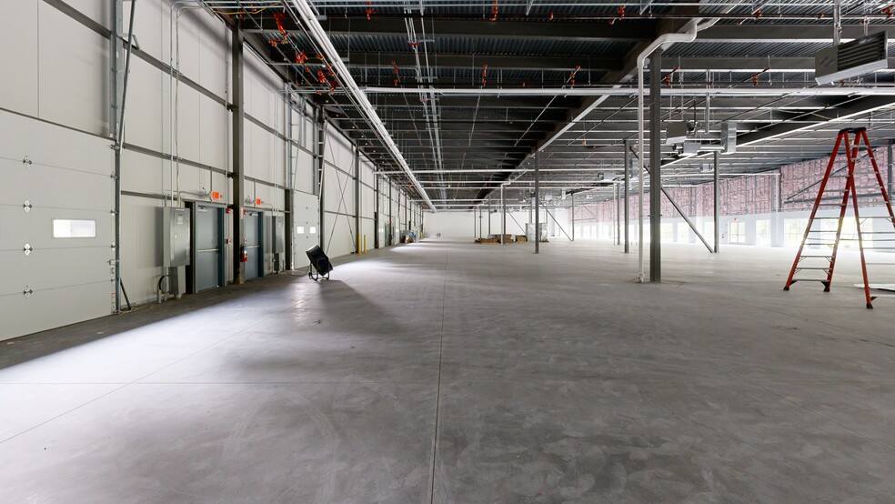 683 Daniel Webster Hwy, Merrimack, NH for lease - Matterport 3D Scan - Image 2 of 14