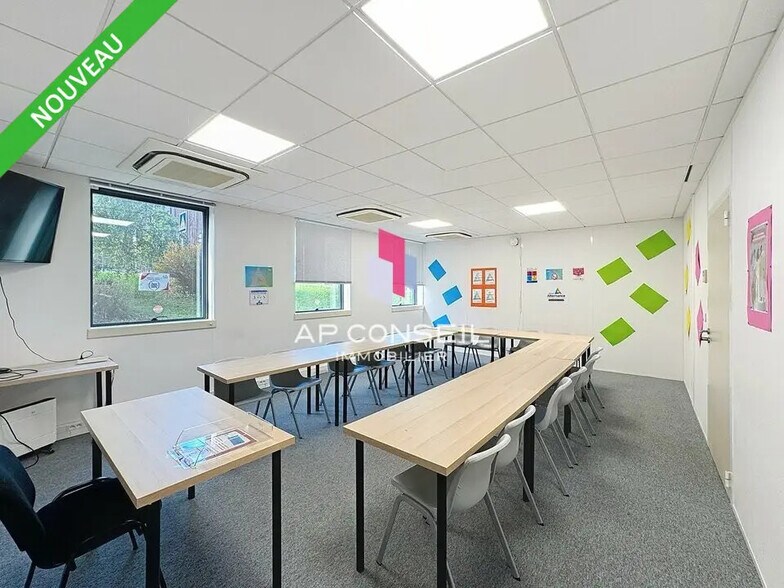 Office in Saint-Germain-en-Laye for lease - Interior Photo - Image 2 of 7