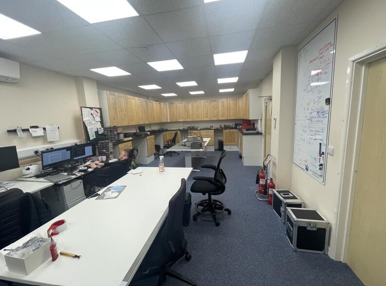 Hercules Way, Farnborough for lease - Interior Photo - Image 3 of 4