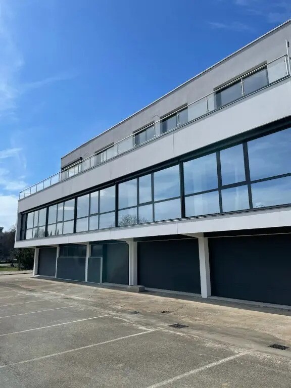 Office in Châtillon-le-Duc for lease Building Photo- Image 1 of 5