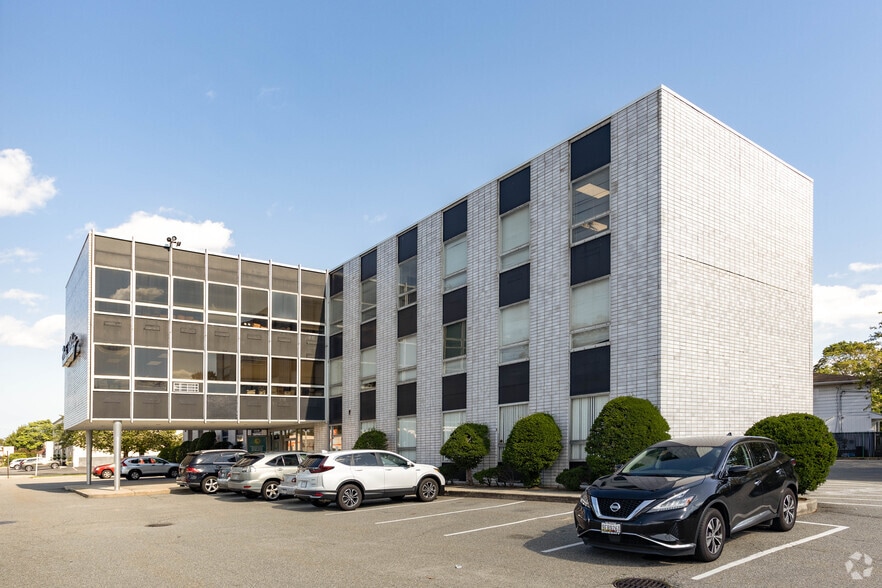 55 Jericho Tpke, Jericho, NY for lease - Primary Photo - Image 1 of 24