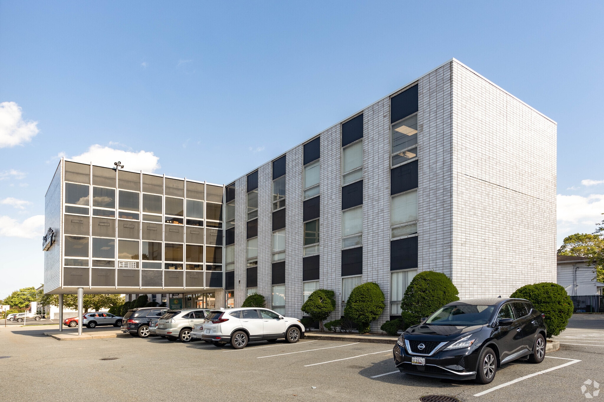 55 Jericho Tpke, Jericho, NY for lease Primary Photo- Image 1 of 25