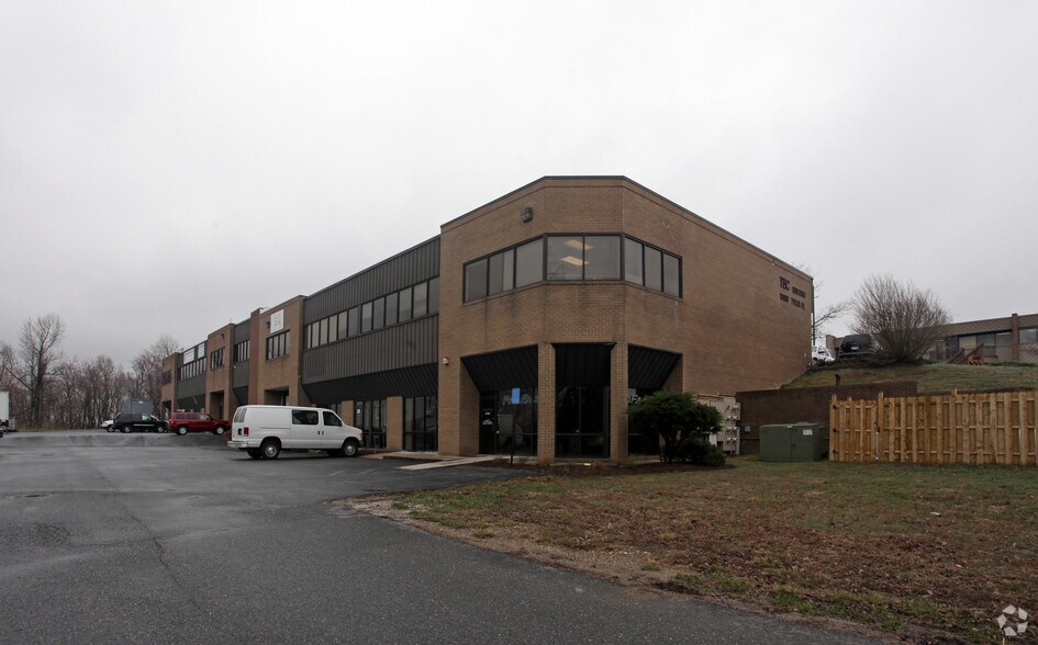 10097 Tyler Ct, Hyattstown, MD for lease - Building Photo - Image 1 of 4