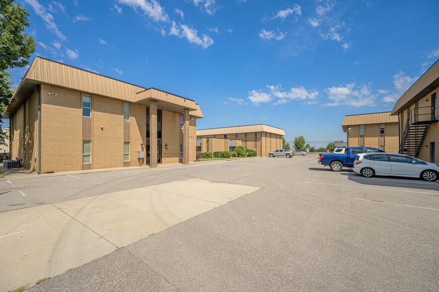 7008 NW 63rd St, Bethany, OK for sale - Building Photo - Image 3 of 23