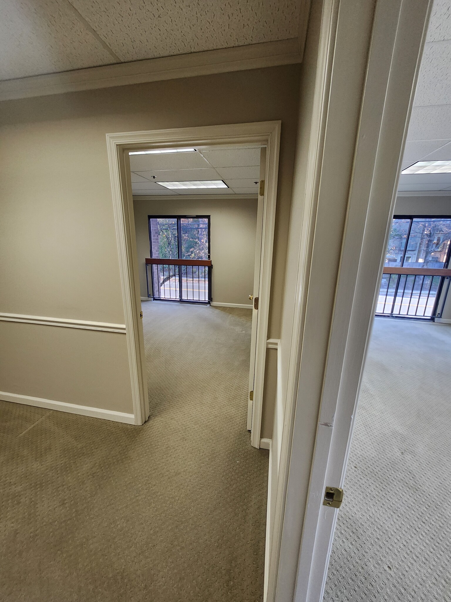 450 Maple Ave E, Vienna, VA for lease Interior Photo- Image 1 of 4