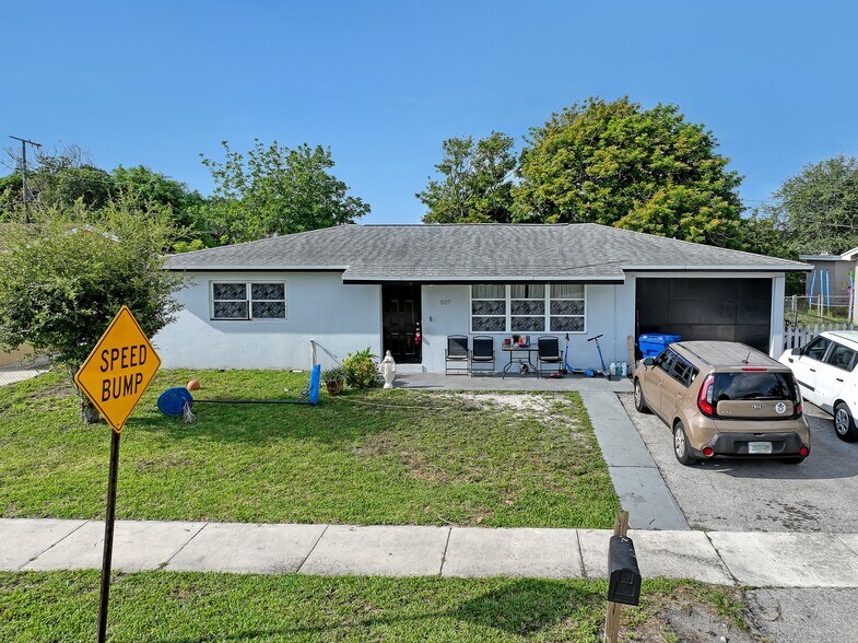 507 W 29th St, Riviera Beach, FL for sale - Primary Photo - Image 1 of 1