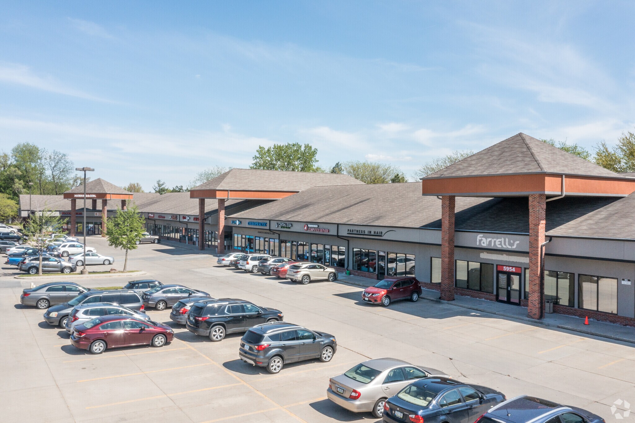 5902-5970 Ashworth Rd, West Des Moines, IA for sale Primary Photo- Image 1 of 1