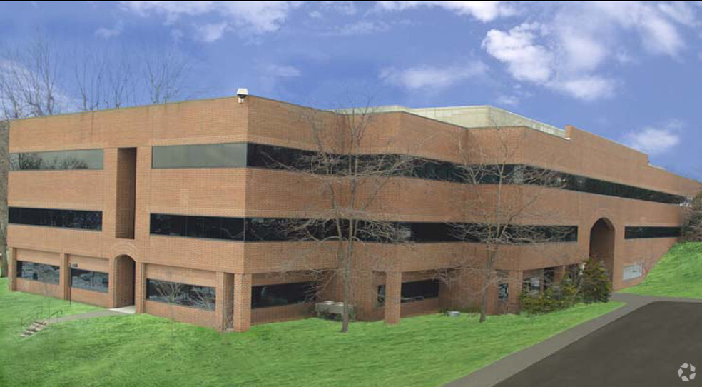 100 North Pky, Worcester, MA for lease - Building Photo - Image 1 of 2