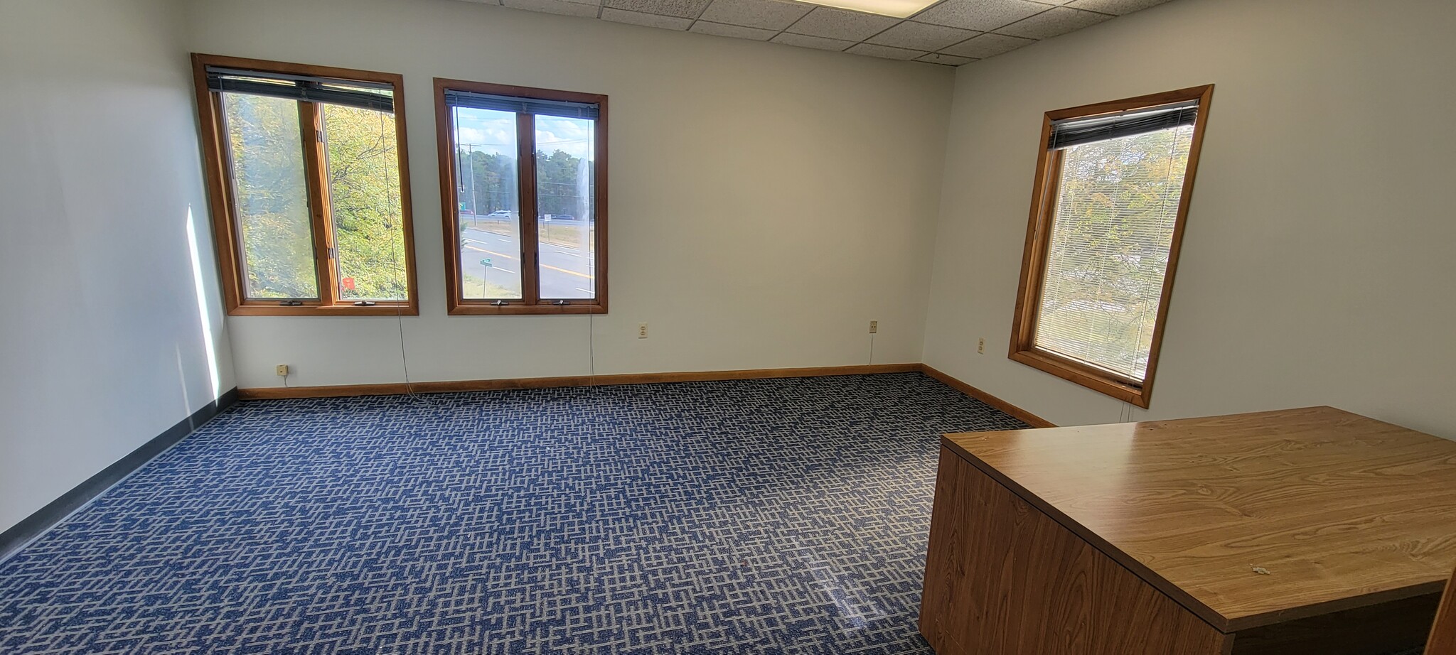 291 Herbertsville Rd, Brick, NJ for lease Interior Photo- Image 1 of 3