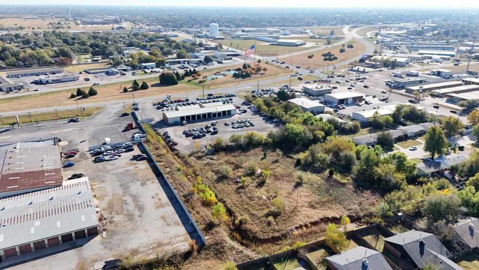 2901 N Shields Blvd, Oklahoma City, OK for sale - Building Photo - Image 2 of 7