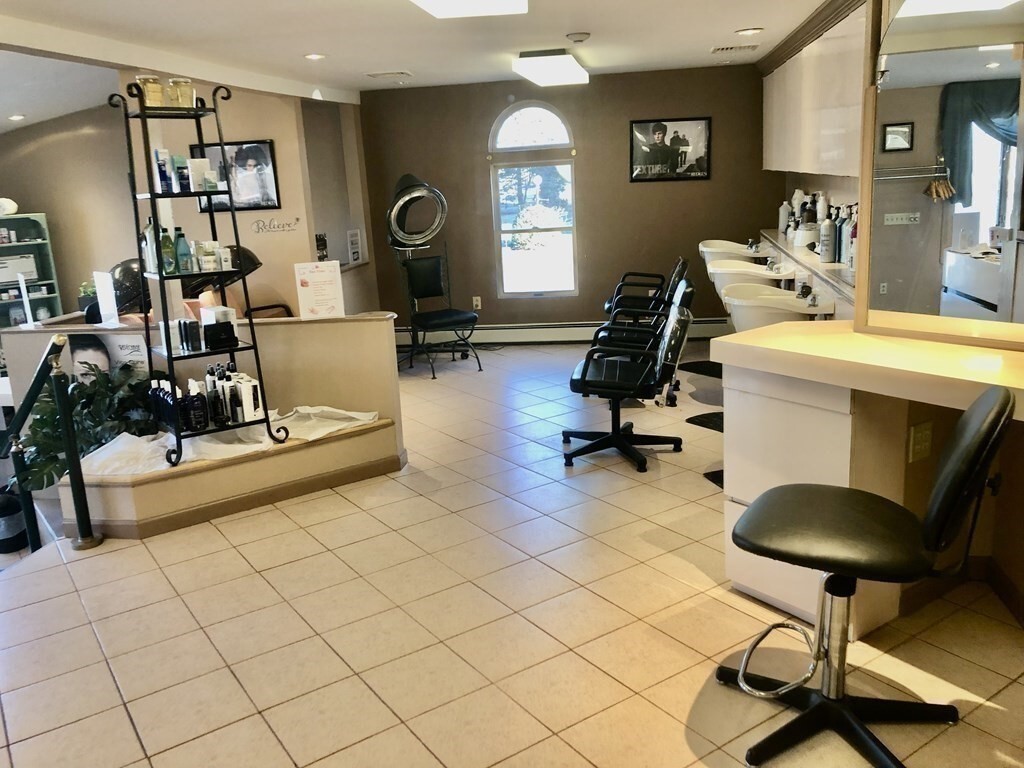 2667 Cranberry Hwy, Wareham, MA 02571 - 1,500 SF Fully Equipped Salon ...