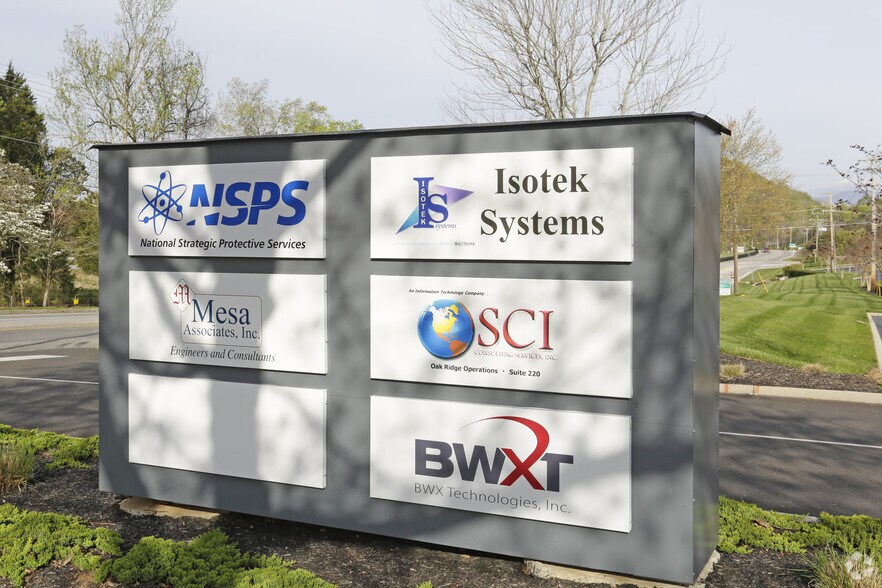 701 Scarboro Rd, Oak Ridge, TN for sale - Building Photo - Image 3 of 8