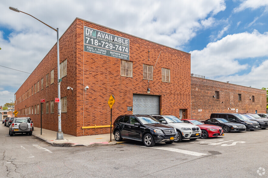 70-10 74th St, Middle Village, NY for sale - Primary Photo - Image 2 of 12