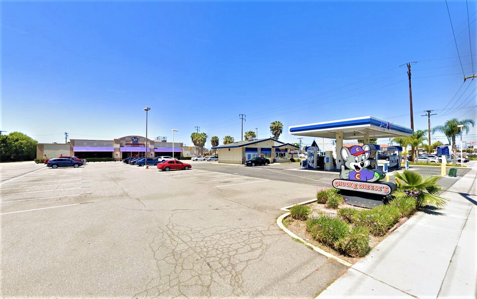 15511 Edwards St, Huntington Beach, CA for sale - Building Photo - Image 2 of 7