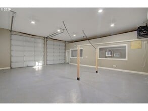 10605 NE 117th Ave, Vancouver, WA for sale Interior Photo- Image 2 of 8