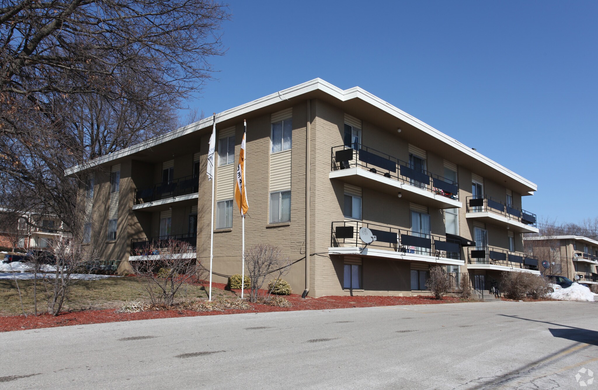 6601 W 94th Ter, Overland Park, KS for sale Primary Photo- Image 1 of 1
