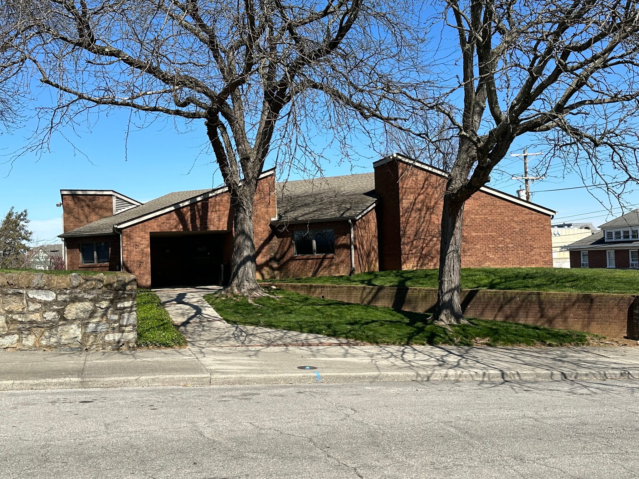 101 Mountain Ave SW, Roanoke, VA for sale Primary Photo- Image 1 of 1