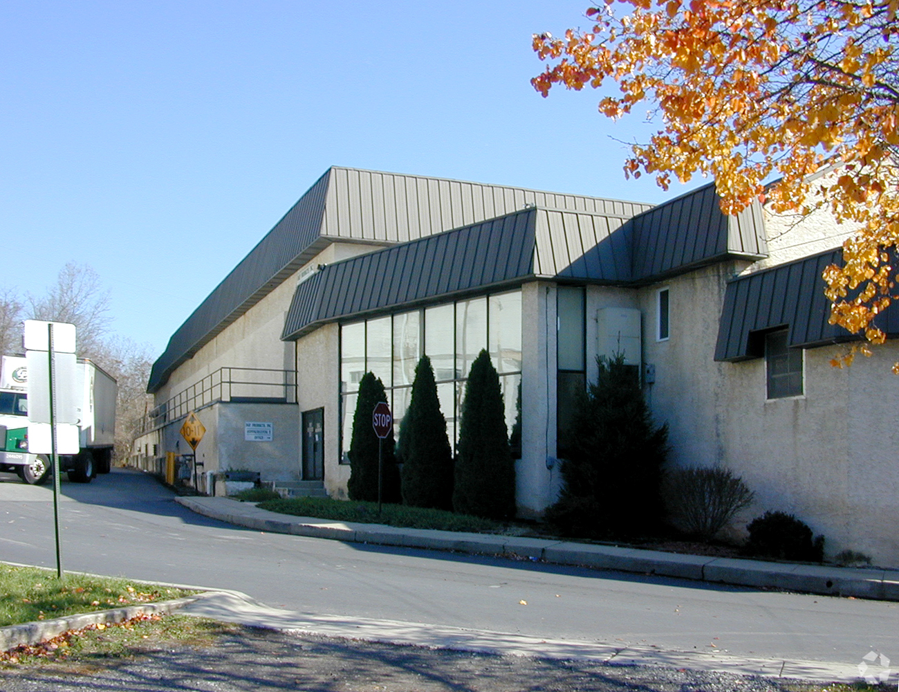 Parkmount Rd, Aston, PA for lease Building Photo- Image 1 of 5