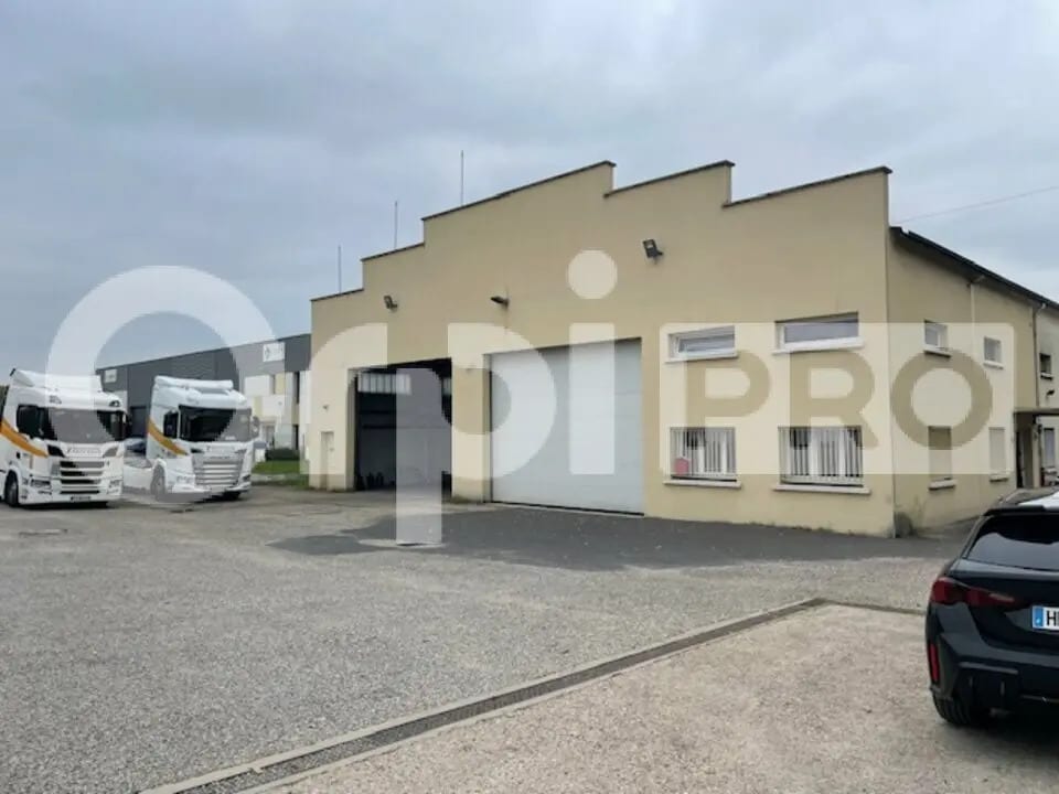 Flex in Lissieu for lease Building Photo- Image 1 of 11