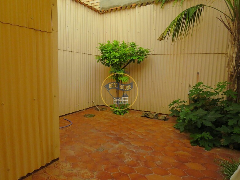 Retail in València for sale - Building Photo - Image 1 of 6