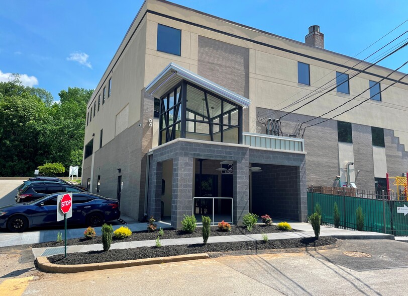 2644 Banksville Rd, Pittsburgh, PA for lease - Building Photo - Image 1 of 5