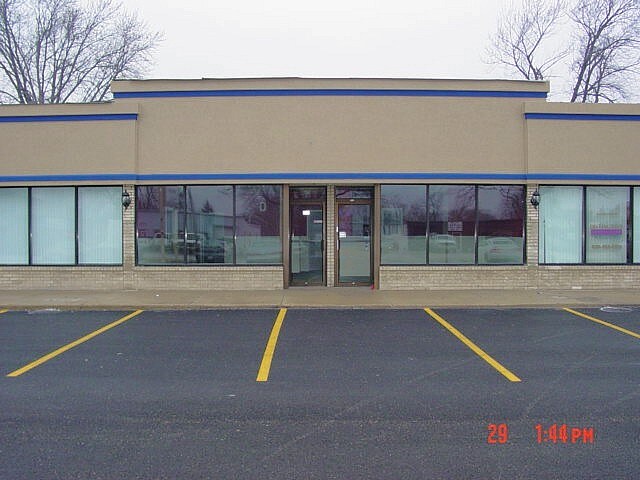 600-658 N Addison Rd, Villa Park, IL for lease Primary Photo- Image 1 of 9