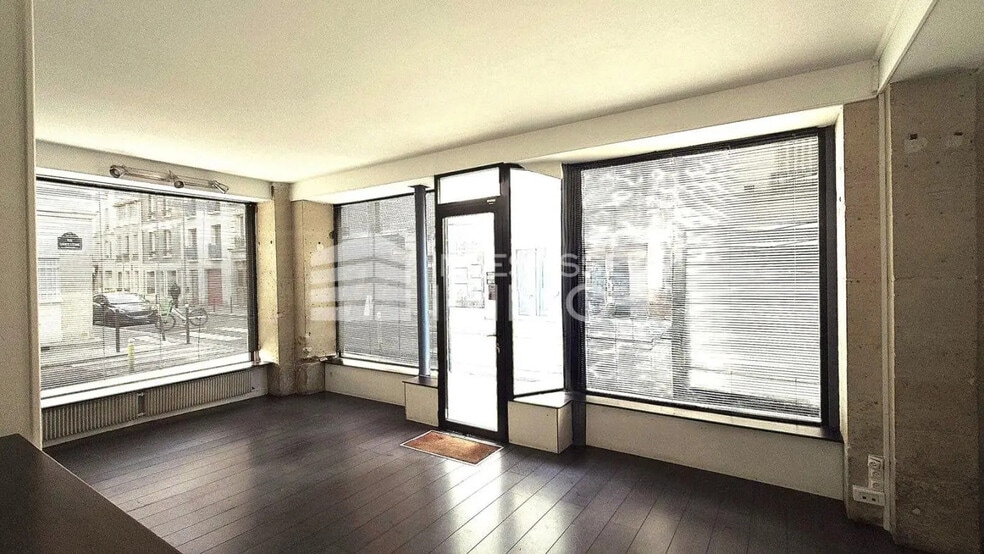 Retail in Paris for sale - Interior Photo - Image 2 of 4