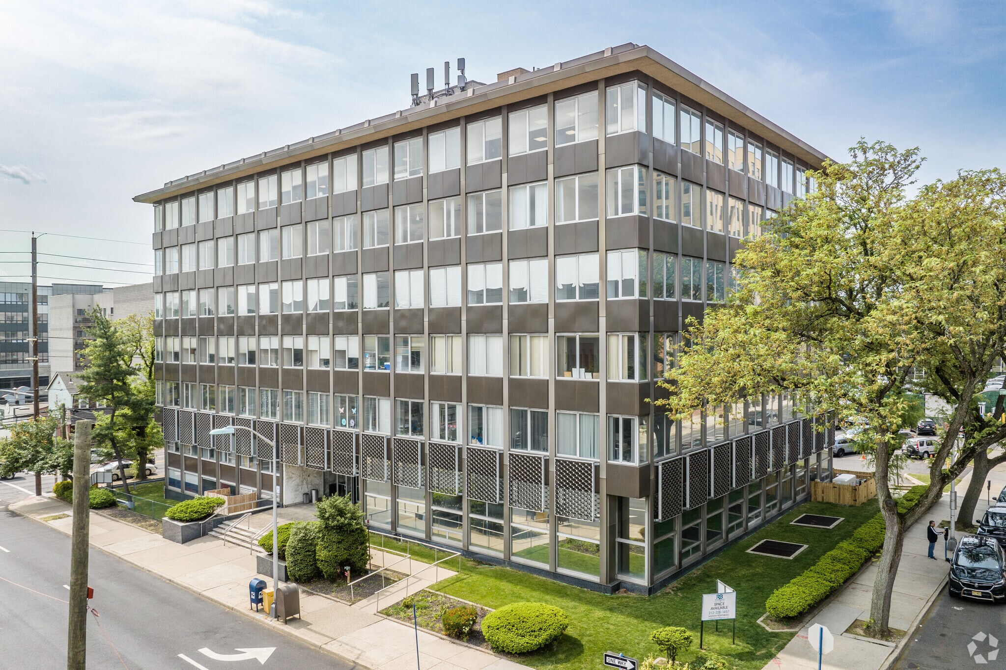 25 E Salem St, Hackensack, NJ for lease Building Photo- Image 1 of 14