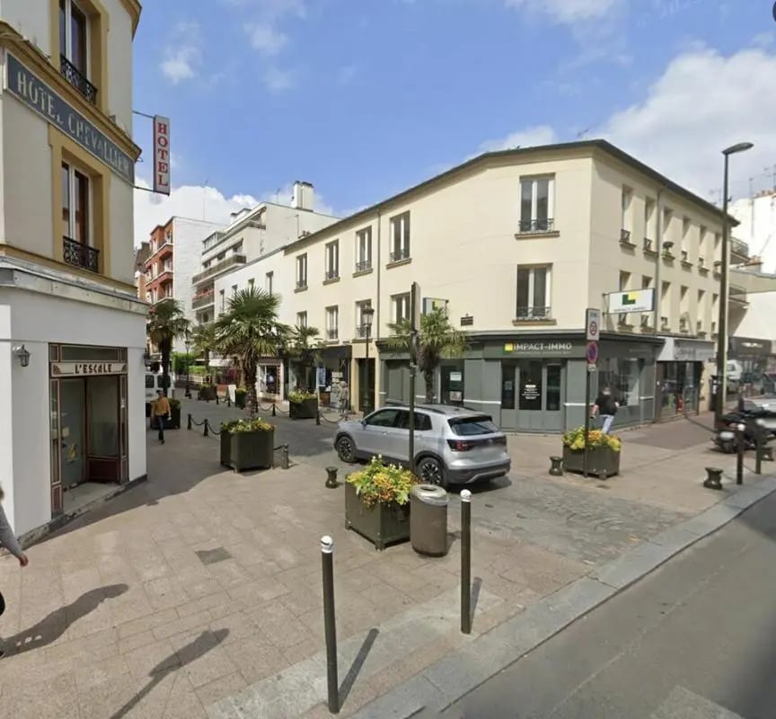 Retail in Levallois-Perret for lease Building Photo- Image 1 of 7