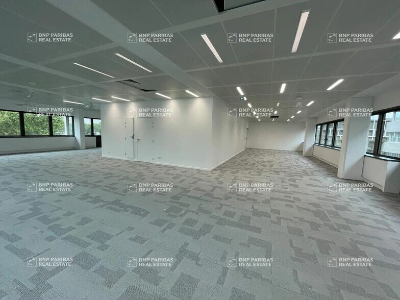 Office in Lyon for sale - Interior Photo - Image 2 of 13